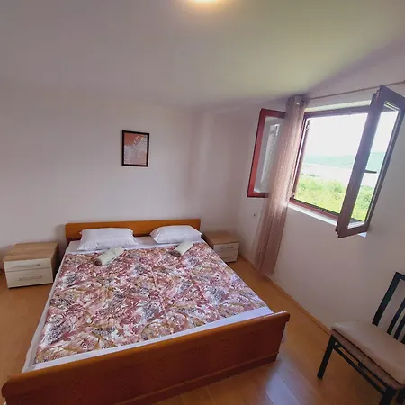 Apartments Tisno Apartman *