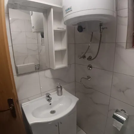 Apartments Tisno Apartman *