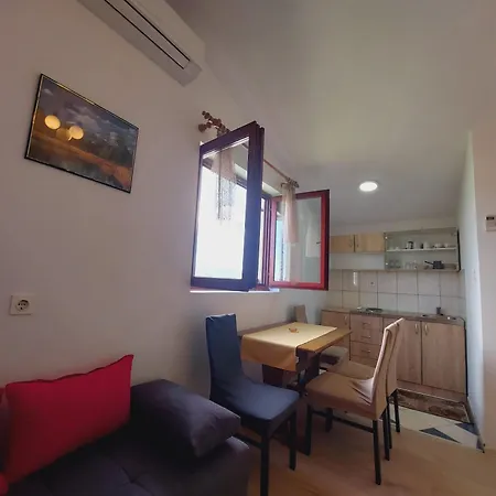 Apartments Tisno Tisno