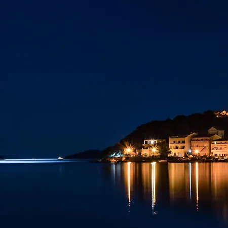 Apartments Tisno *